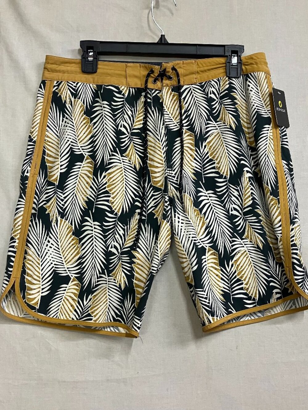 Body Glove Board Shorts Men's Size ? Black/Tan Swim Trunks Palm Leaf Print
